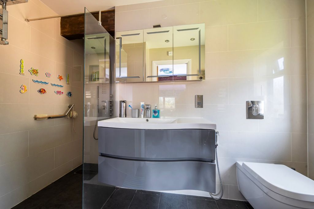 Additional image 26 of 5 bed detached house for saleVicarage Road, Reading, Berkshire RG2