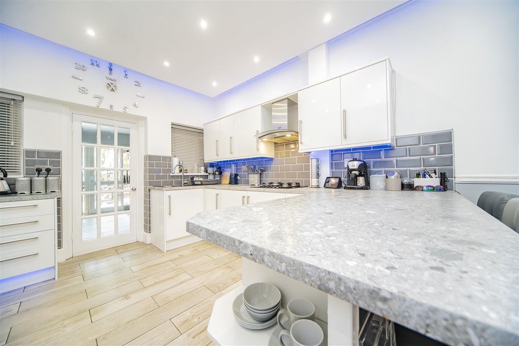 Additional image 14 of 4 bed terraced house for saleCharles Place, Barry CF62