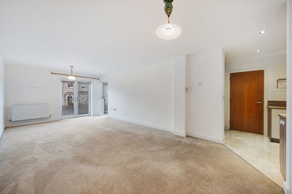 Additional image 4 of 2 bed flat for salePentywyn Road, Deganwy LL31