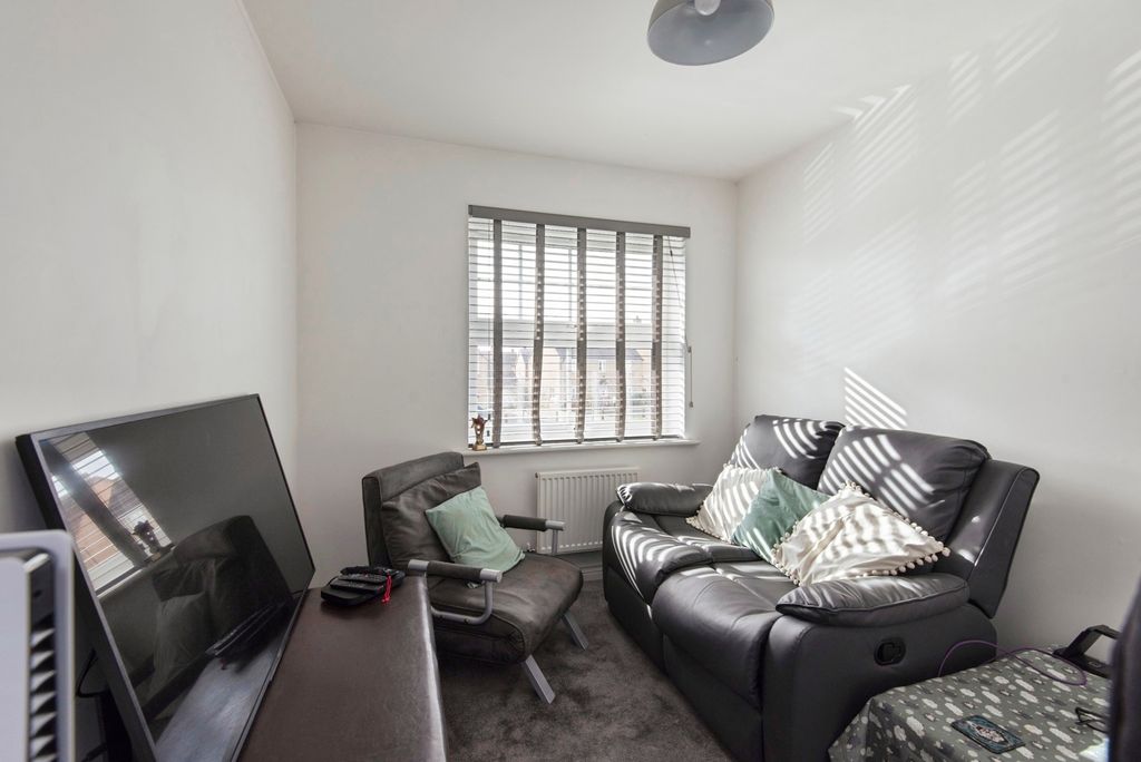 Additional image 16 of 5 bed town house for saleWalton Grove, Biggleswade, Bedfordshire SG18