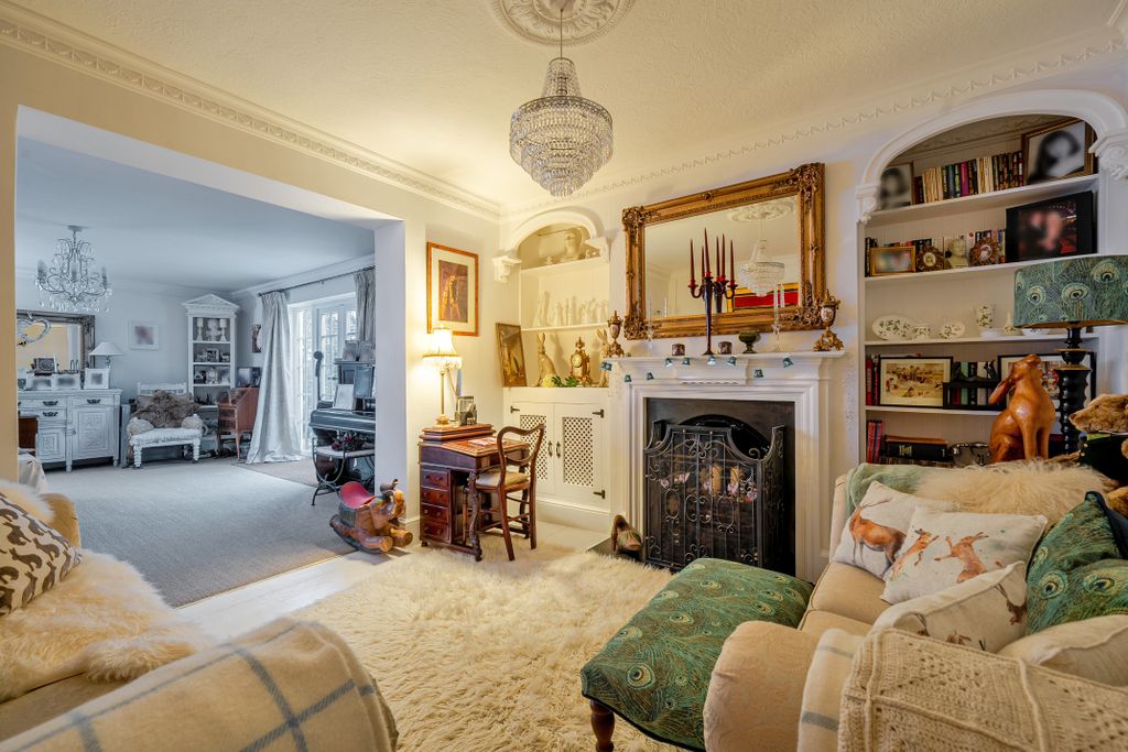 4 bed detached house for saleStone, Berkeley GL13 photo 4