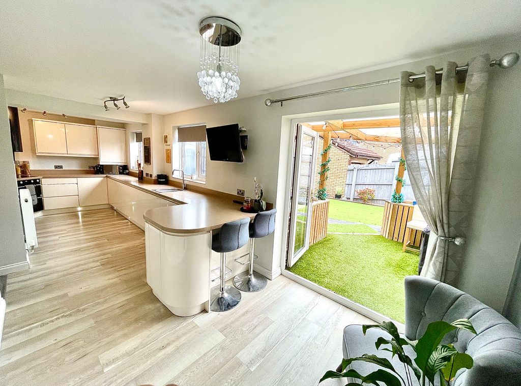 Additional image 2 of 4 bed detached house for saleWoodham Park, Barry CF62