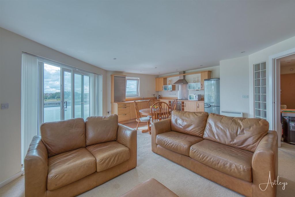 Additional image 2 of 3 bed flat for salePentre Doc Y Gogledd, Llanelli SA15