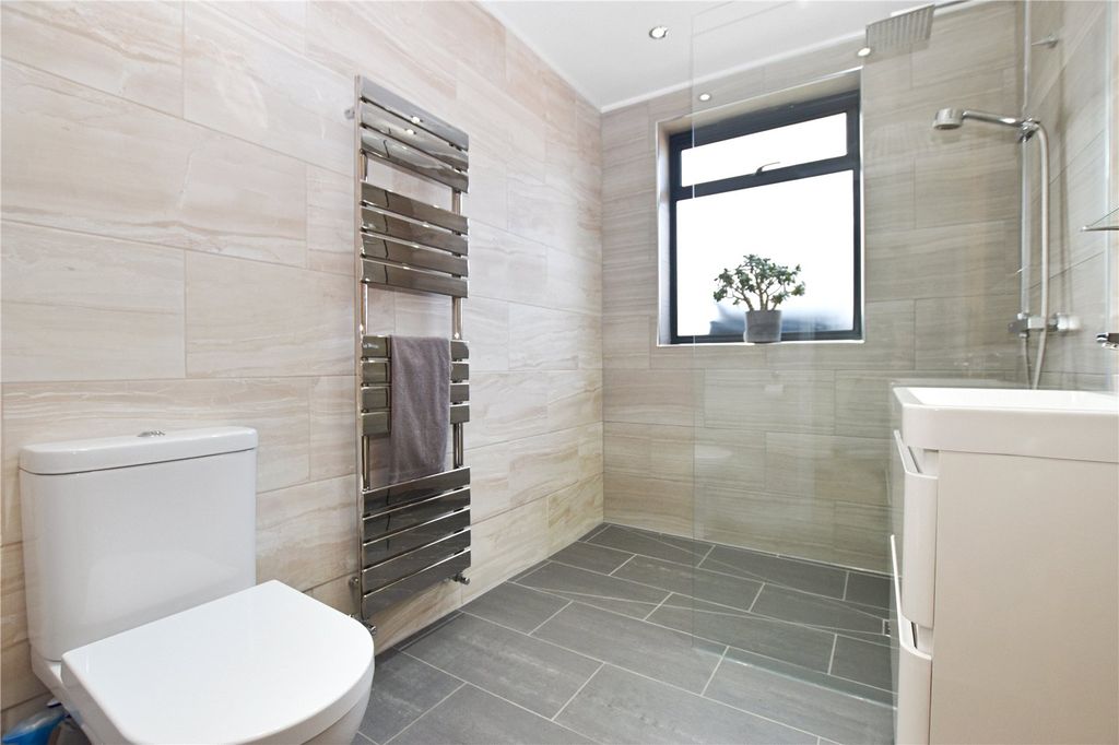 Additional image 18 of 4 bed semi-detached house for saleCumberland Drive, Bexleyheath DA7
