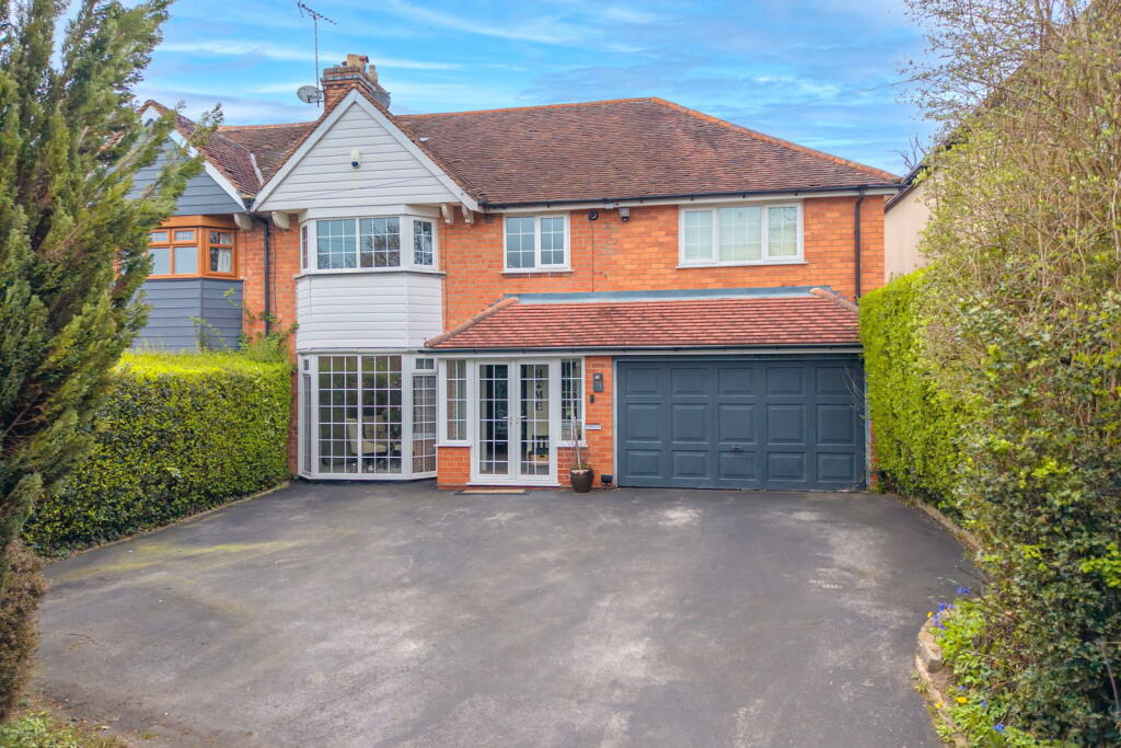 Lowbrook Lane, Tidbury Green, SOLIHULL, West Midlands, B90 1QS