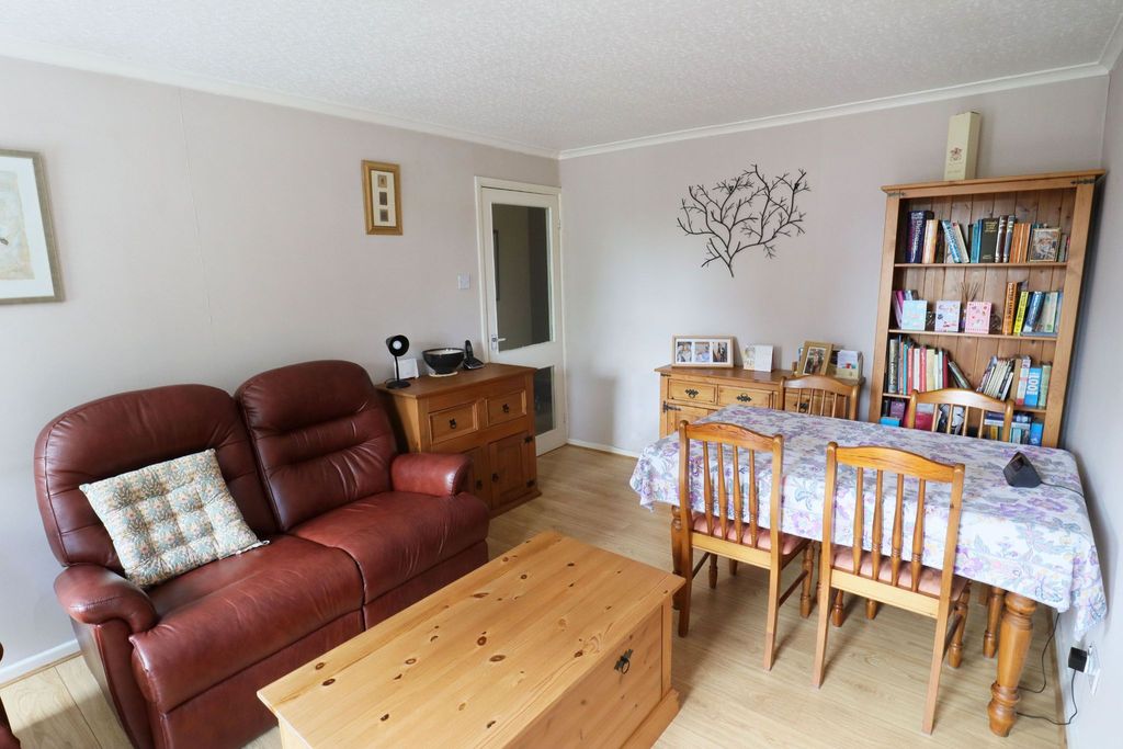 Additional image 2 of 2 bed flat for saleStratford Road, Alcester B49