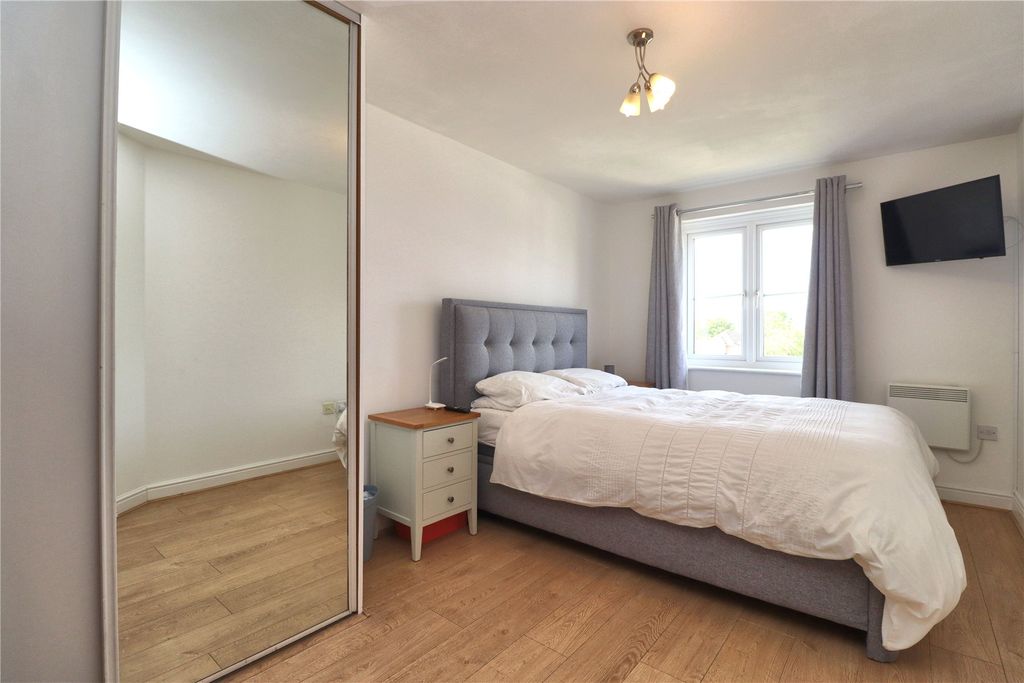 Additional image 7 of 2 bed flat for sale101 Goldsworth Road, Woking, Surrey GU21