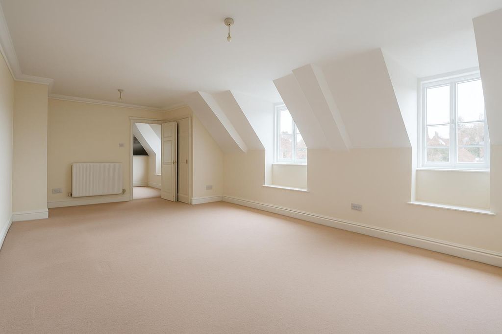 3 bed flat for saleNorth Street, Axminster EX13