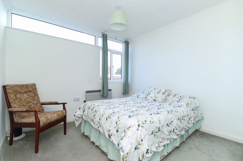 Additional image 8 of 2 bed flat for saleBeach Avenue, Birchington, Kent CT7