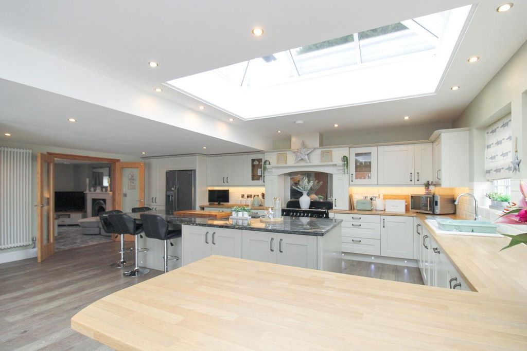 Additional image 4 of 5 bed detached house for saleChurch Wynd, Burneston, North Yorkshire DL8