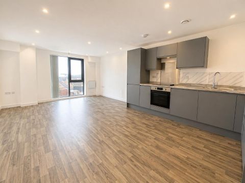 Stockport Road, Manchester M13, Studio to rent