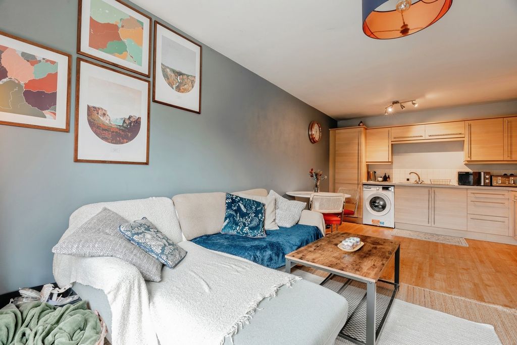 Additional image 7 of 2 bed flat for saleClough Gardens, Haslingden, Rossendale, Lancashire BB4