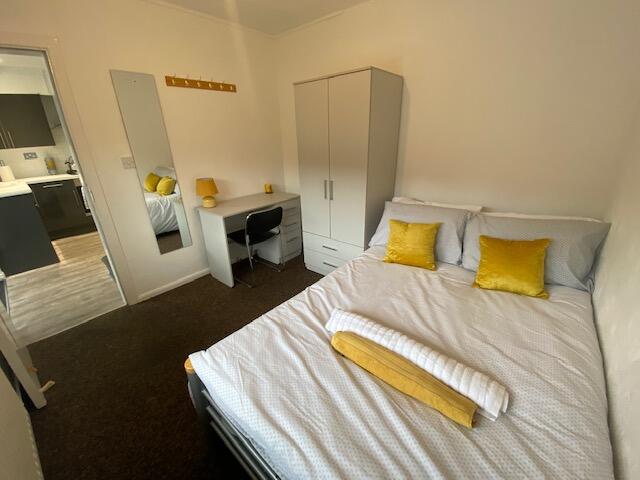 Additional image 4 of Fladbury Crescent - 5 bed, Selly Oak, West Midlands, B29