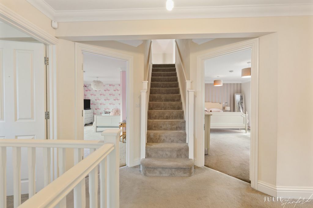 Additional image 24 of 6 bed detached house for saleLee Chapel Lane, Basildon SS16