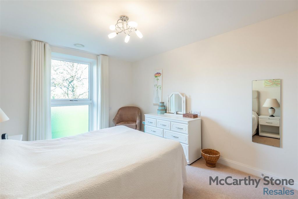Additional image 11 of 2 bed flat for saleAusten Place, Lower Turk Street, Alton GU34