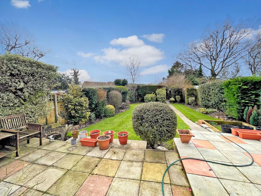 Additional image 13 of 3 bed semi-detached house for salePomeroy Close, Amersham HP7
