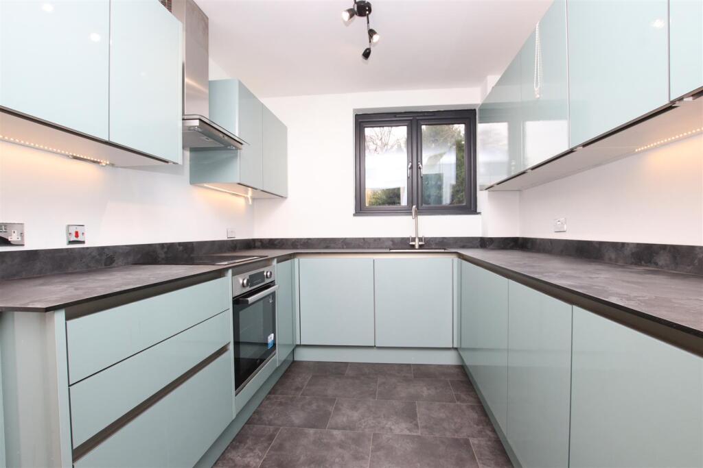 Dahlia Gardens, Bath, BA2