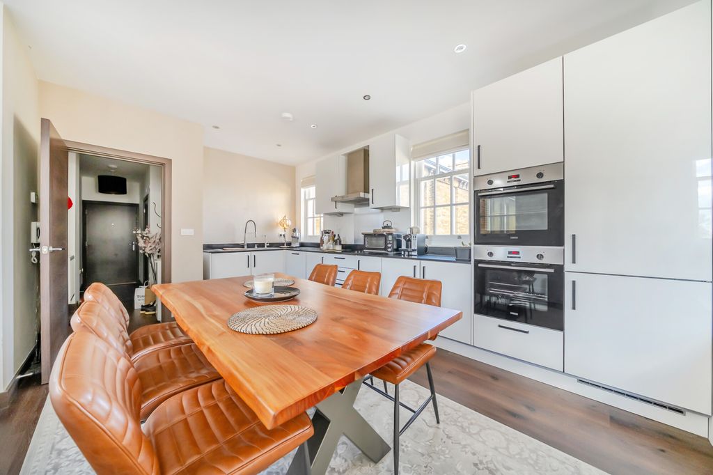 Additional image 12 of 2 bed flat for saleLeishman Views, Aldershot GU11