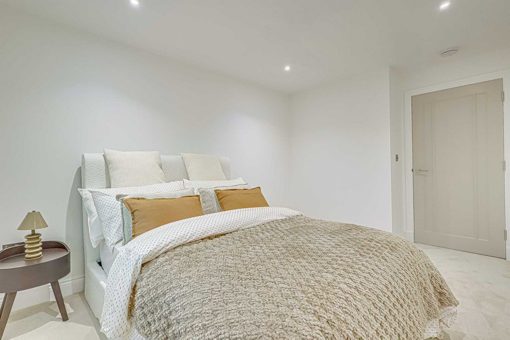 Additional image 25 of 2 bed flat for saleHall Crescent, Benfleet SS7