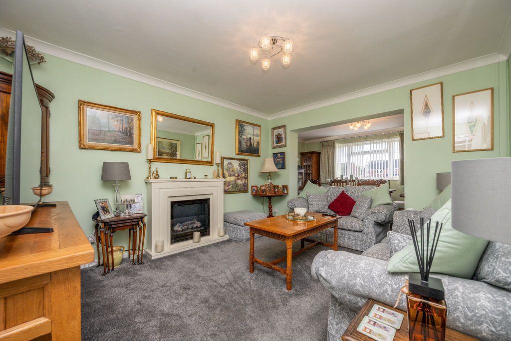 Additional image 12 of 4 bed semi-detached house for saleThrockmorton Road, Alcester B49