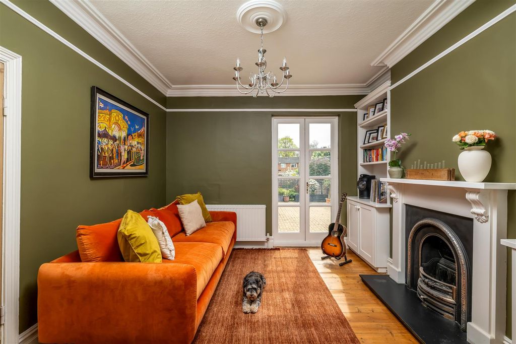 Additional image 4 of 5 bed detached house for saleWaterloo Road, Bedford MK40