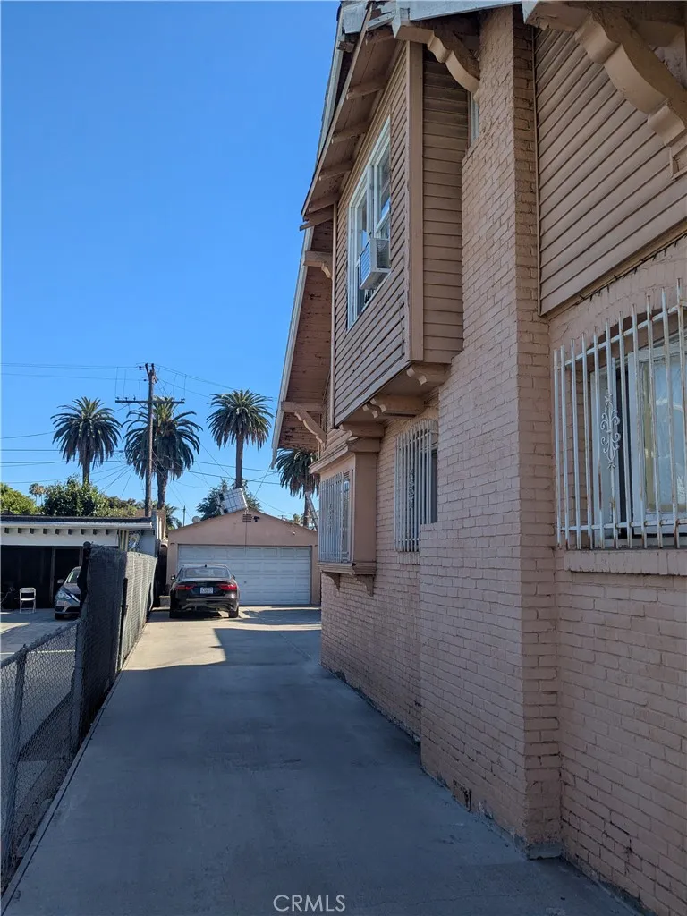 Additional image 5 of 1852 W 49th Street, Los Angeles, CA 90062