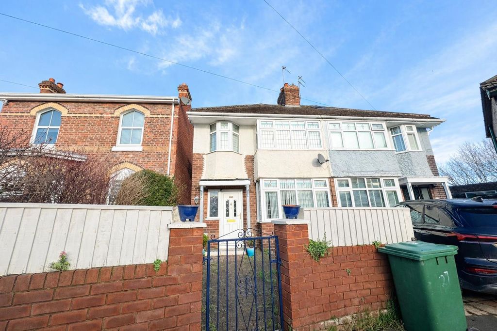 3 bed semi-detached house for saleMoss Grove, Birkenhead CH42