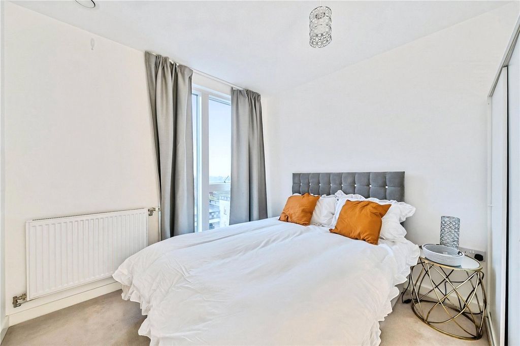 Additional image 3 of 3 bed flat for saleRegal Walk, Bexleyheath DA6