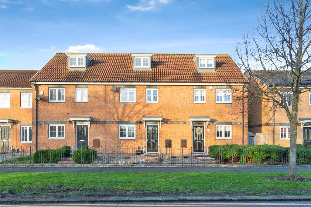 3 bed semi-detached house for salePark View, Billingham TS23