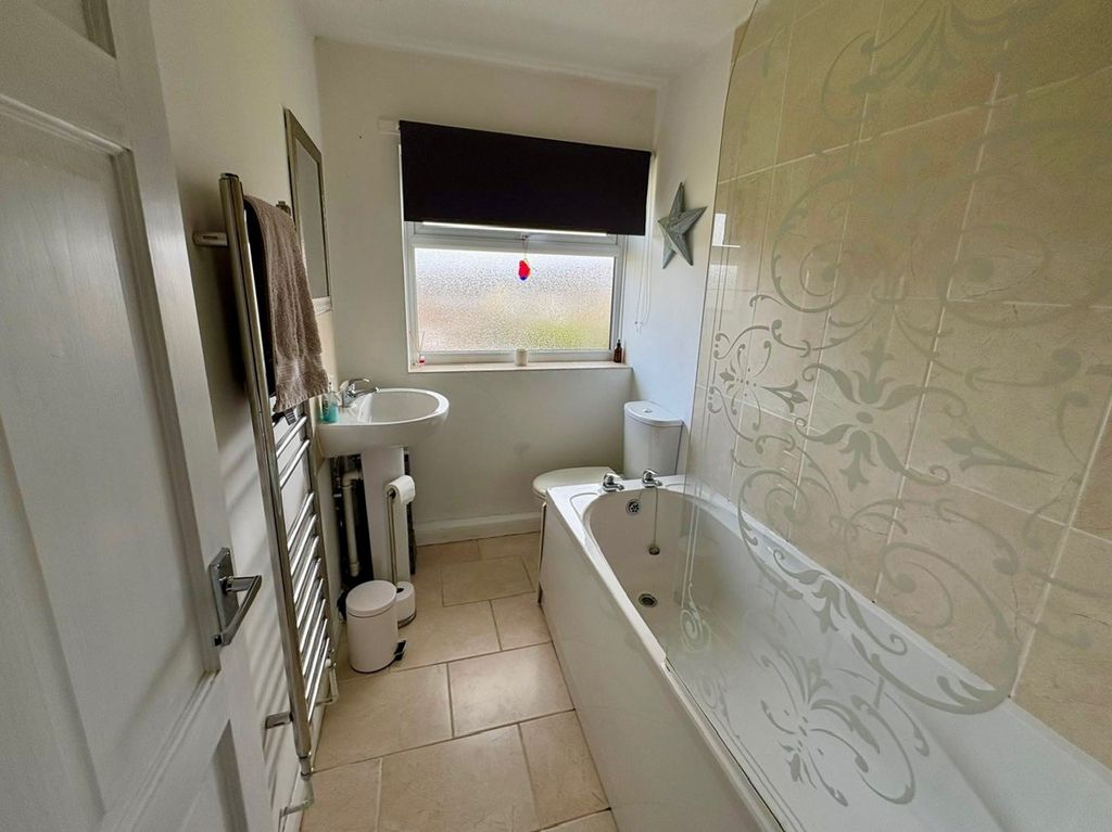 Additional image 6 of 2 bed flat for salePriory Close, Ilkeston DE7