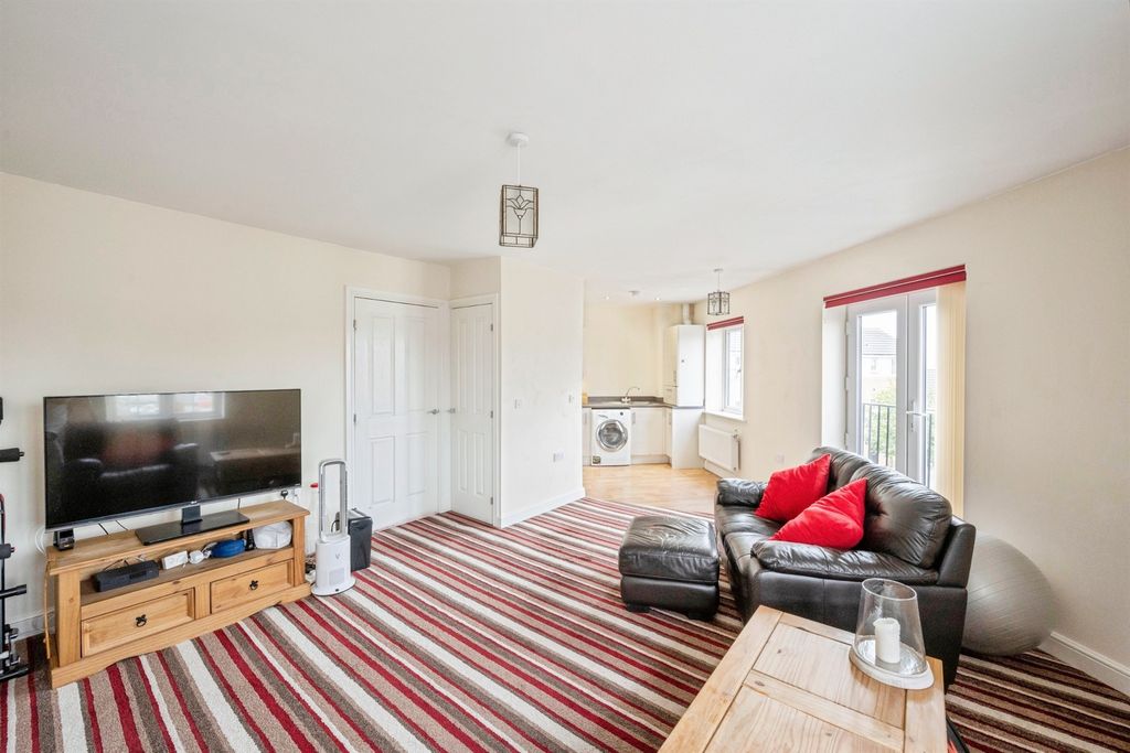 Additional image 6 of 2 bed flat for saleCarr House Road, Hyde Park, Doncaster DN4