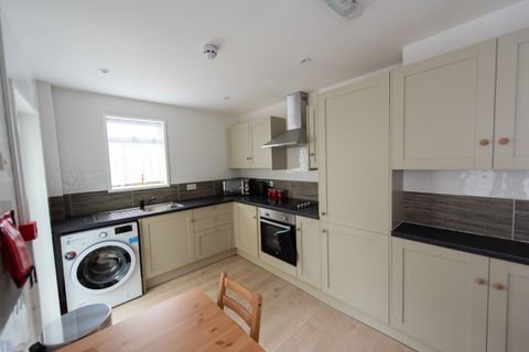 Neville Road, Croydon CR0, Room to rent