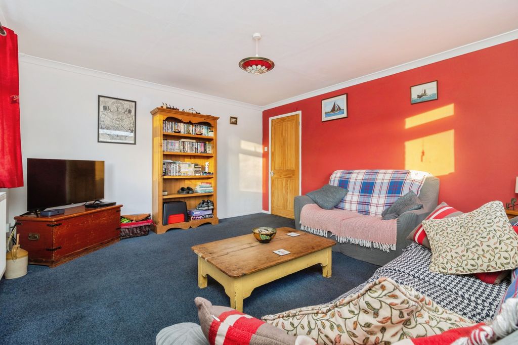 Additional image 4 of 2 bed flat for saleAlexandra Road, Bridport DT6