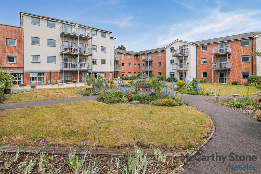 Additional image 10 of 2 bed flat for saleLady Susan Court, New Road, Basingstoke RG21