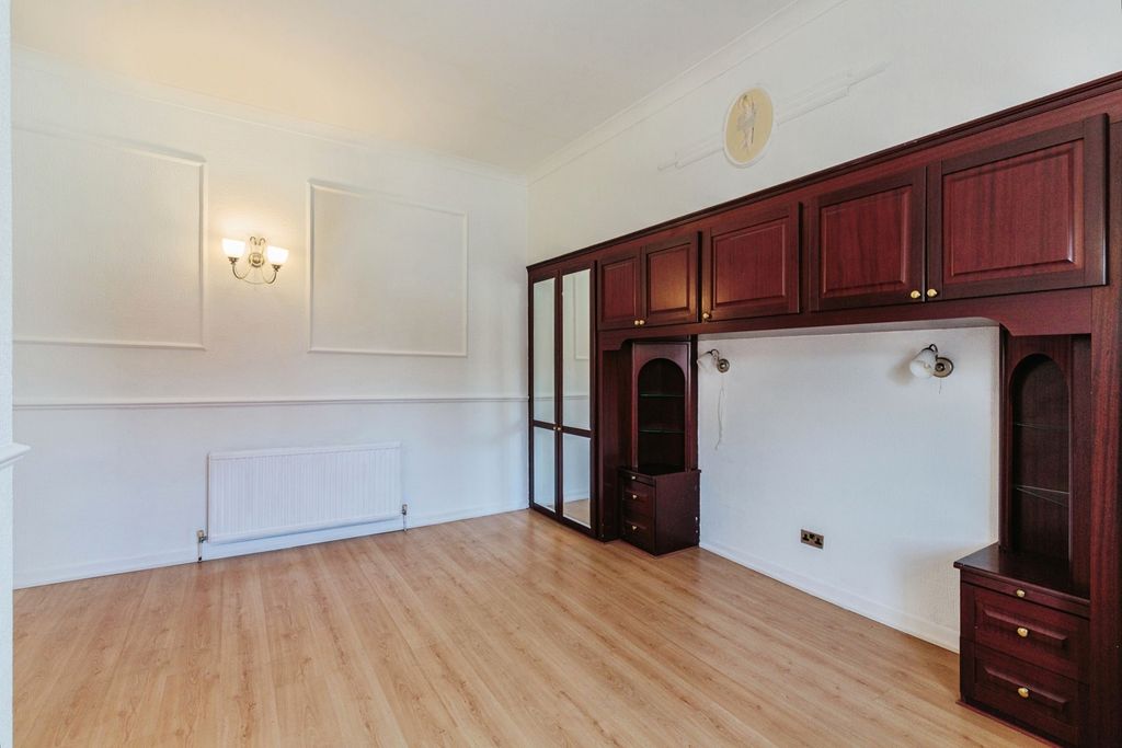 Additional image 13 of 3 bed flat for saleNorth Promenade, Lytham St. Annes, Lancashire FY8