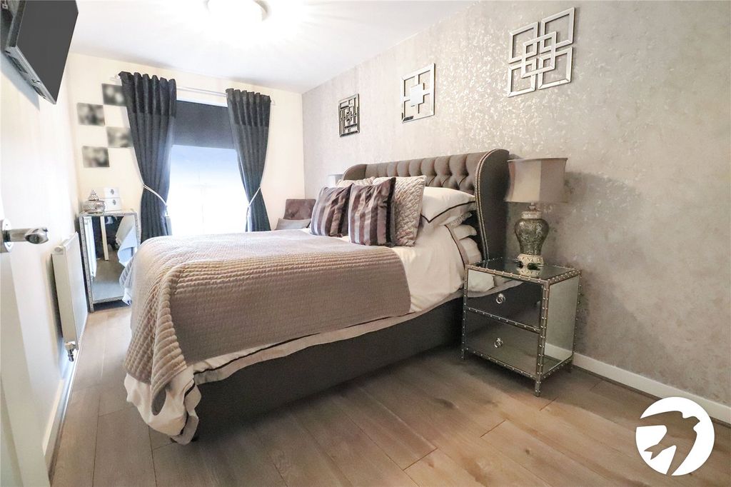 Additional image 6 of 2 bed flat for saleMorris Drive, Belvedere DA17