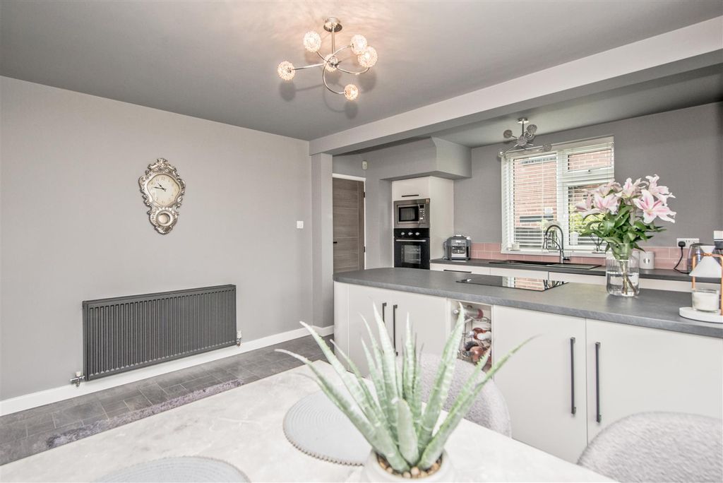 Additional image 13 of 3 bed semi-detached house for saleWhitehall Road, Wortley, Leeds LS12