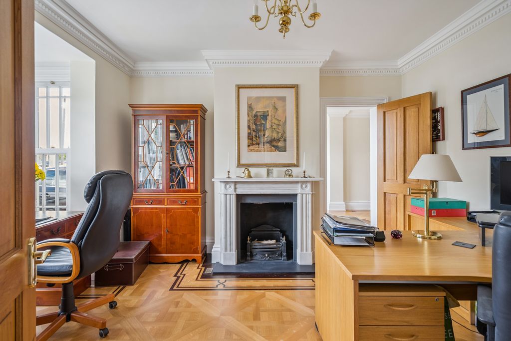 Additional image 6 of 4 bed detached house for saleGlenwood, White Lion Road, Amersham HP7