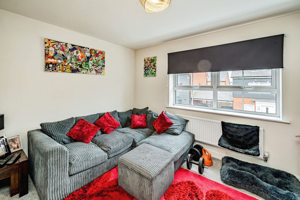 Additional image 8 of 4 bed town house for saleGrand Junction, Aylesbury HP22