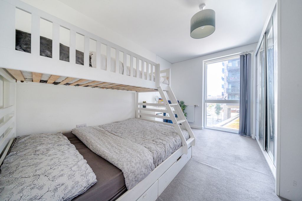 Additional image 6 of 3 bed flat for saleRegal Walk, Bexleyheath DA6