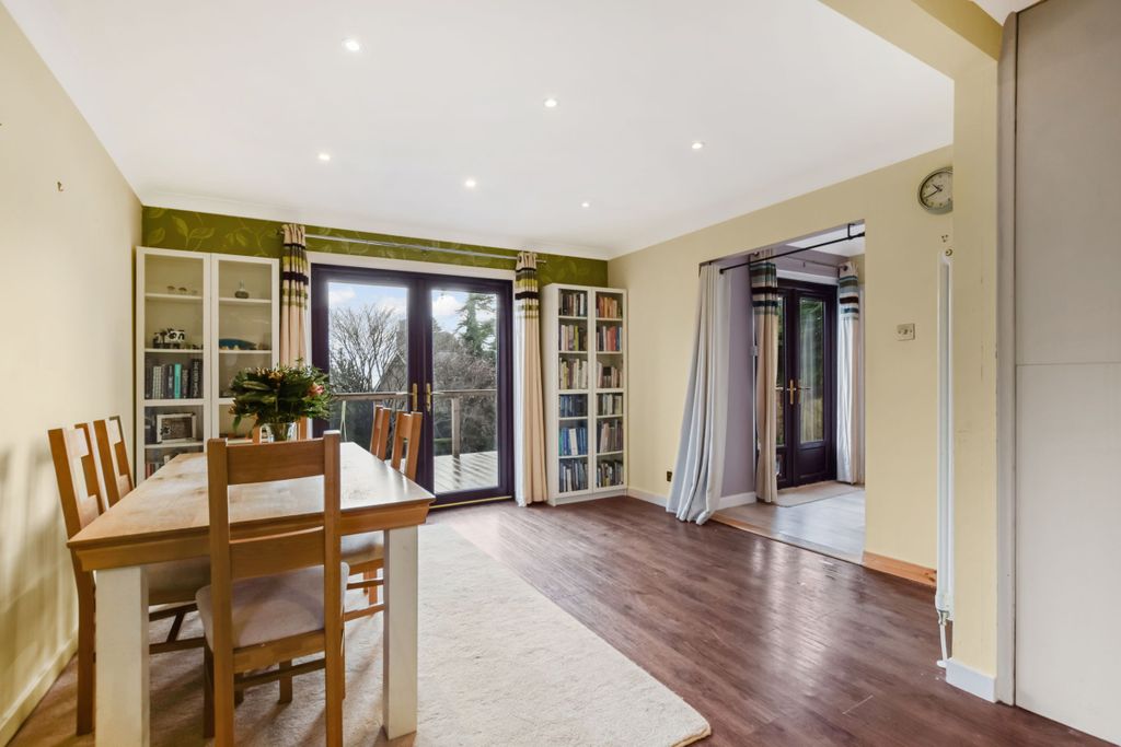 5 bed detached house for saleDrumlanrig, 19 Strathmore Avenue, Kirriemuir. DD8 photo 5