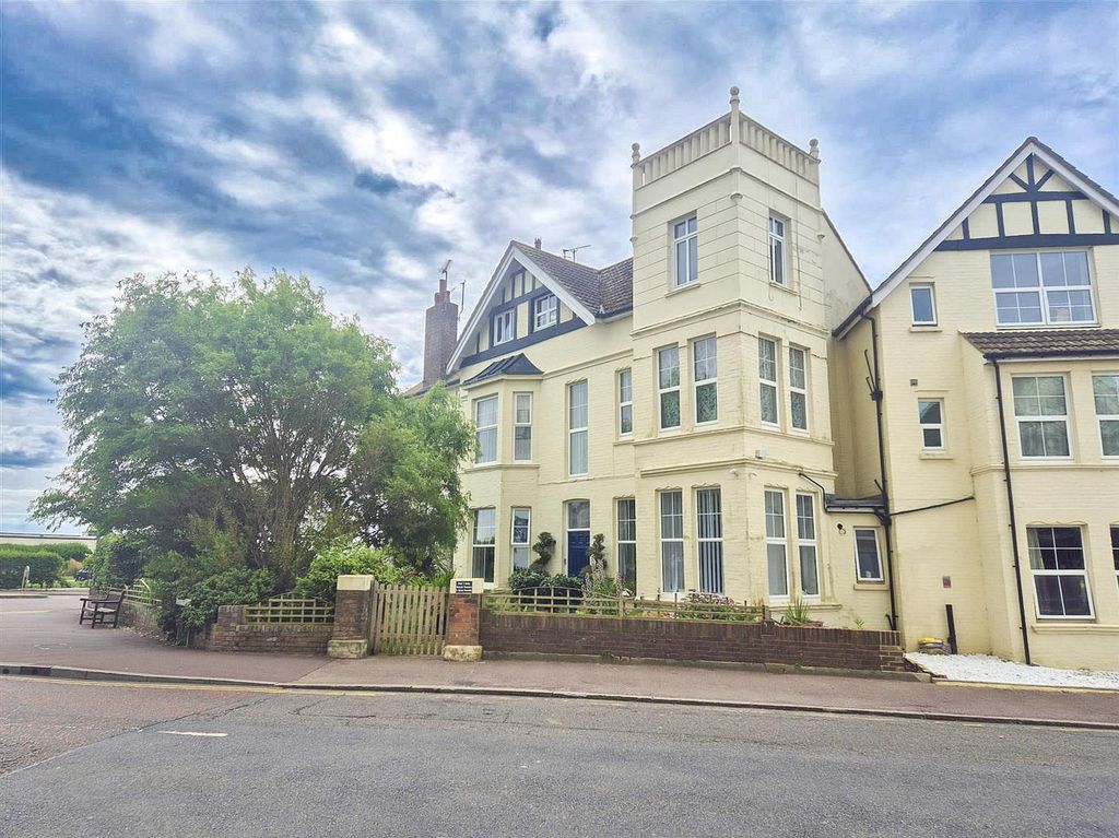 3 bed flat for saleWest Parade, Bexhill-On-Sea TN39