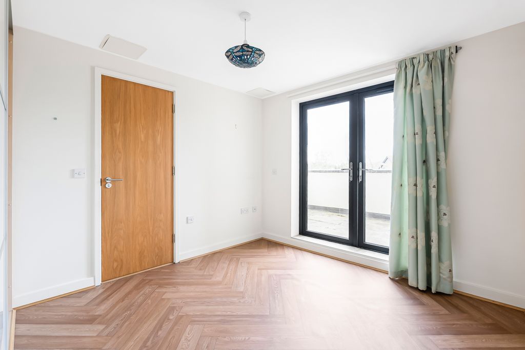 Additional image 6 of 2 bed flat for saleSheldon Way, Berkhamsted HP4