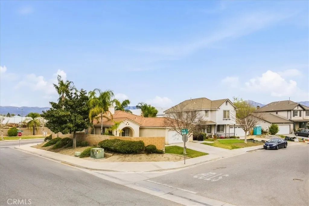 Additional image 4 of 204 E Manchester Lane, San Bernardino, CA 92408