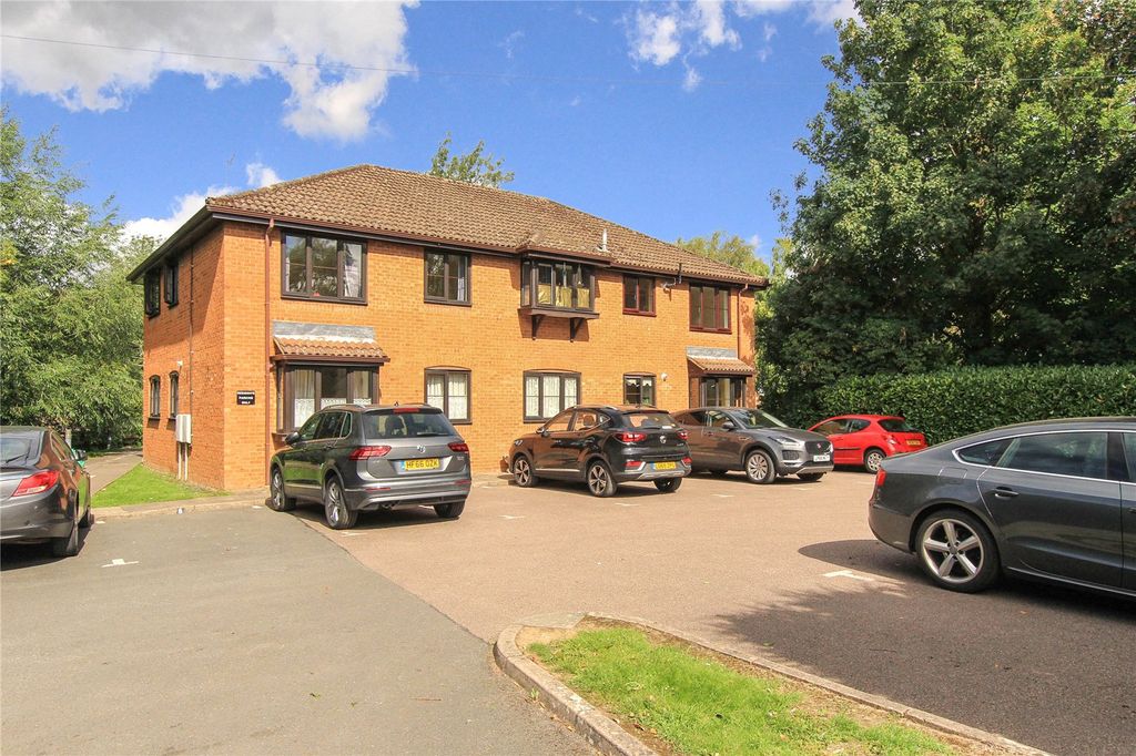Additional image 13 of 2 bed flat for saleLower Kings Road, Berkhamsted, Hertfordshire HP4