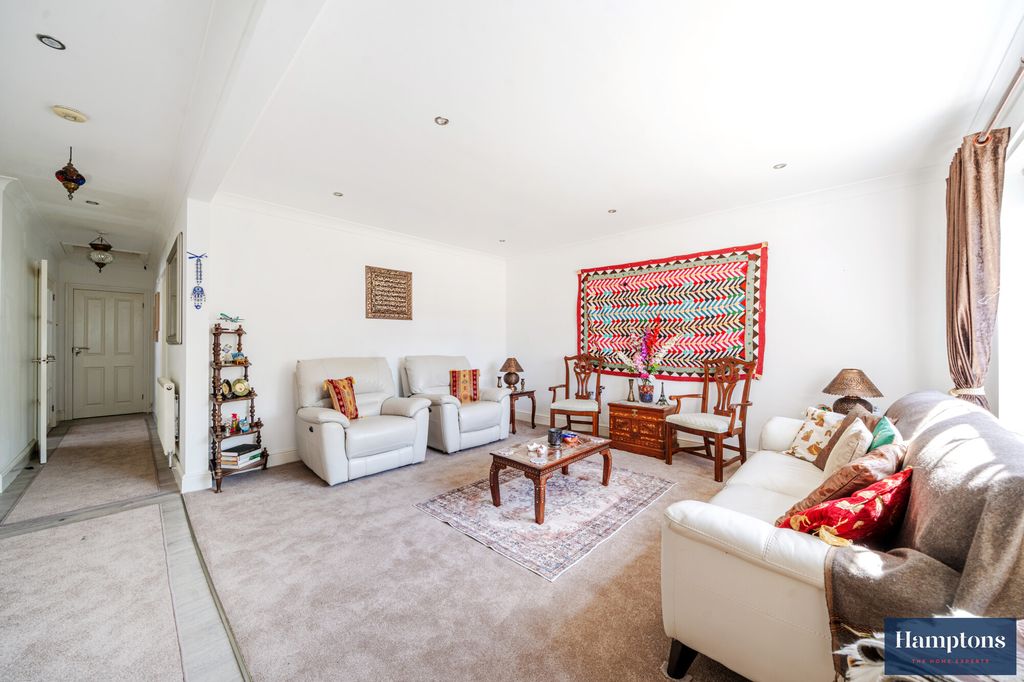Additional image 2 of 5 bed detached bungalow for saleOrchard End Avenue, Amersham HP7
