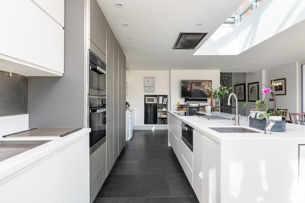 Additional image 5 of 7 bed detached house for saleGoldington Road, Bedford MK40