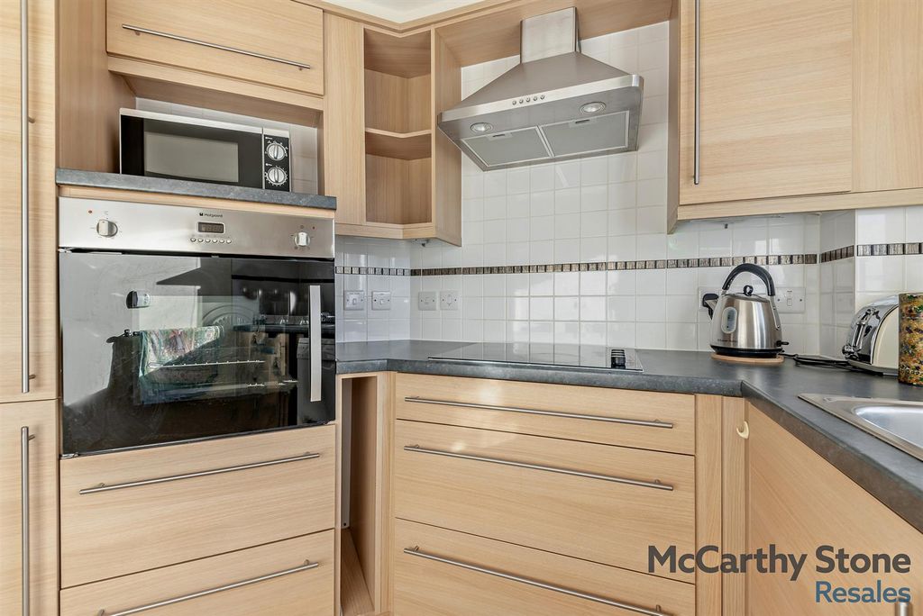Additional image 18 of 2 bed flat for saleLady Susan, New Road, Basingstoke RG21