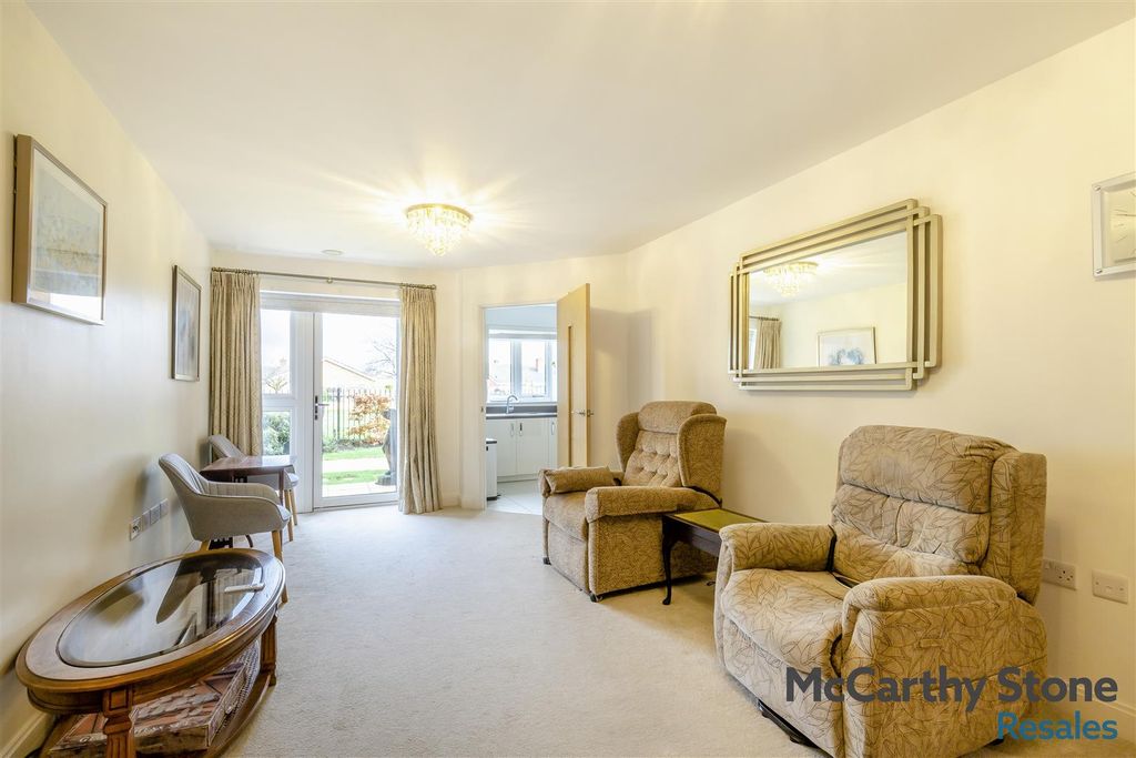 Additional image 3 of 2 bed flat for saleOakhill Place, High View, Bedford, Bedfordshire MK41