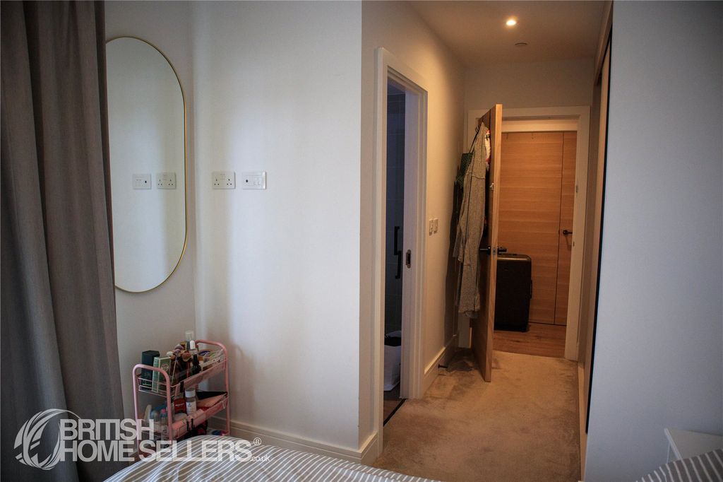 Additional image 5 of 2 bed flat for saleFlagstaff Road, Reading, Berkshire RG2